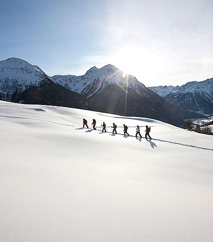 Skifahren und Snowboarden